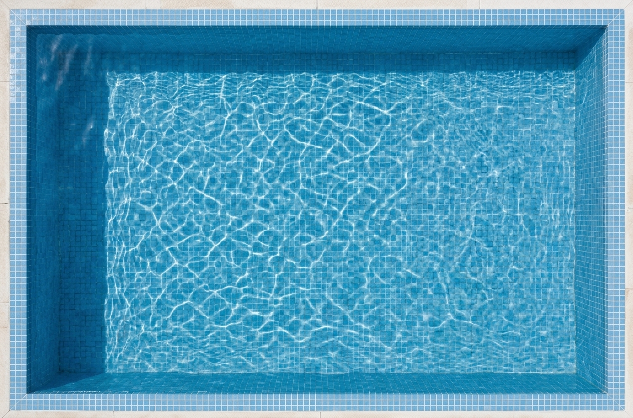 Piscine vue de dessus, boucle d'eau entre les buses de refoulement et le skimmer